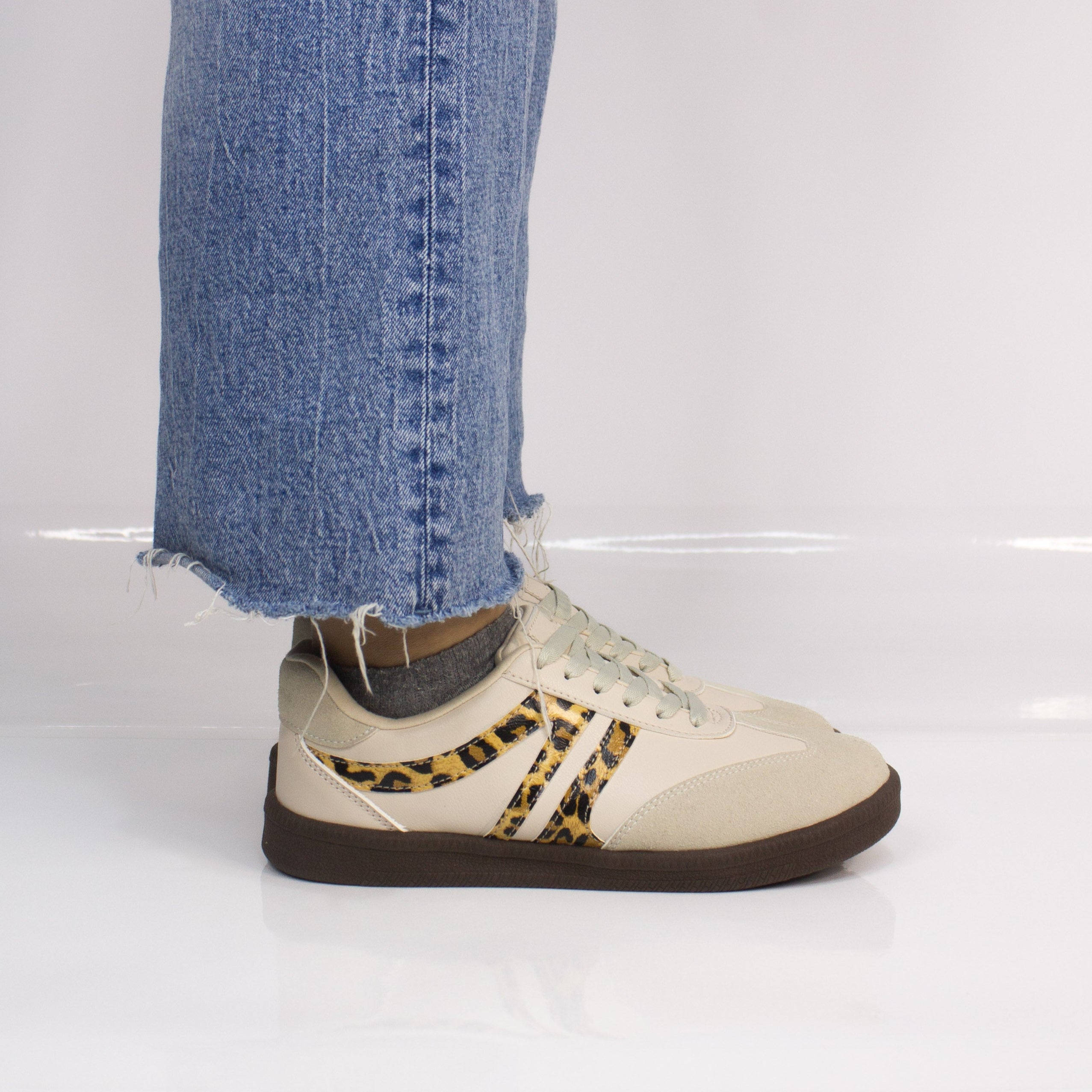 Zapatilla Mujer Lottie 670