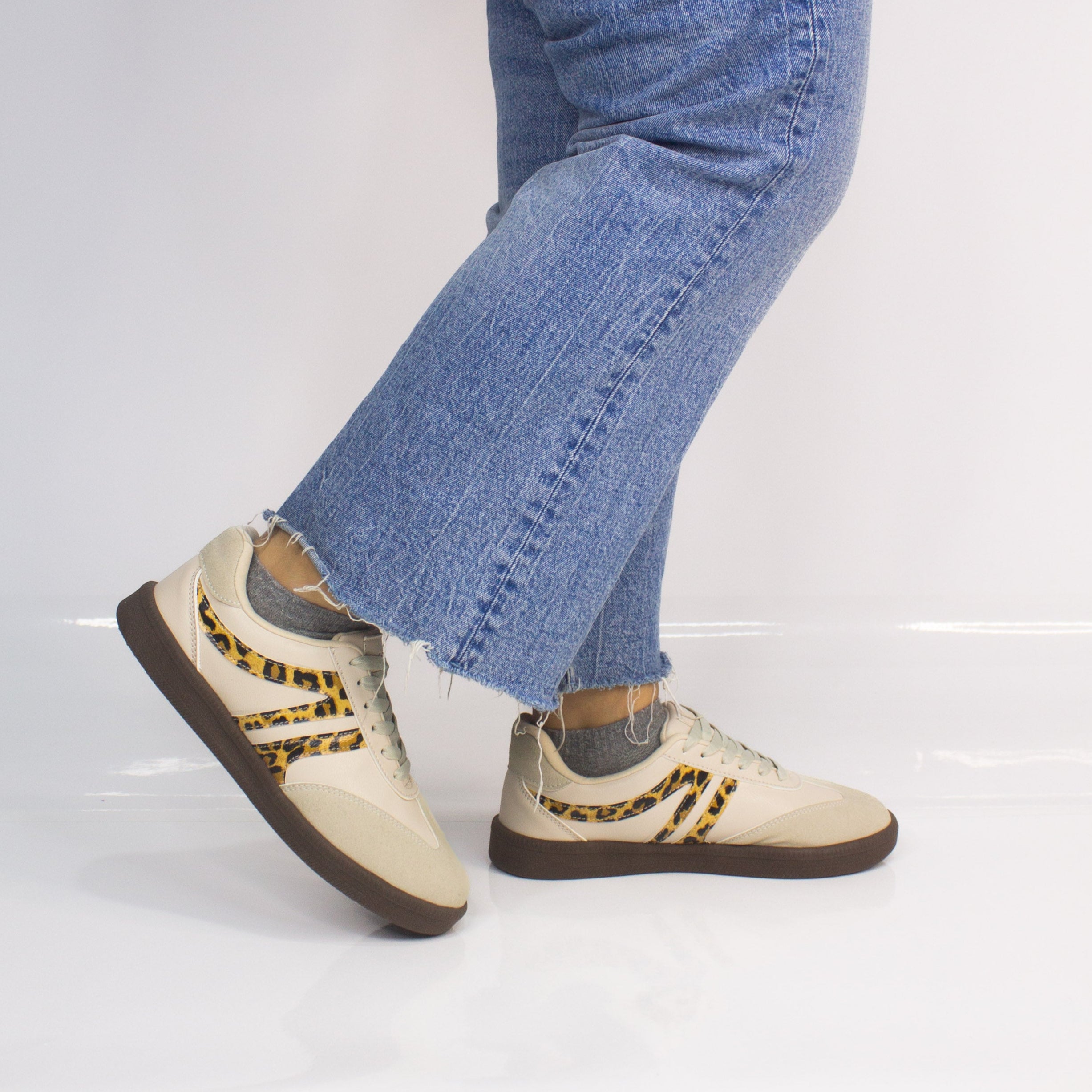 Zapatilla Mujer Lottie 670