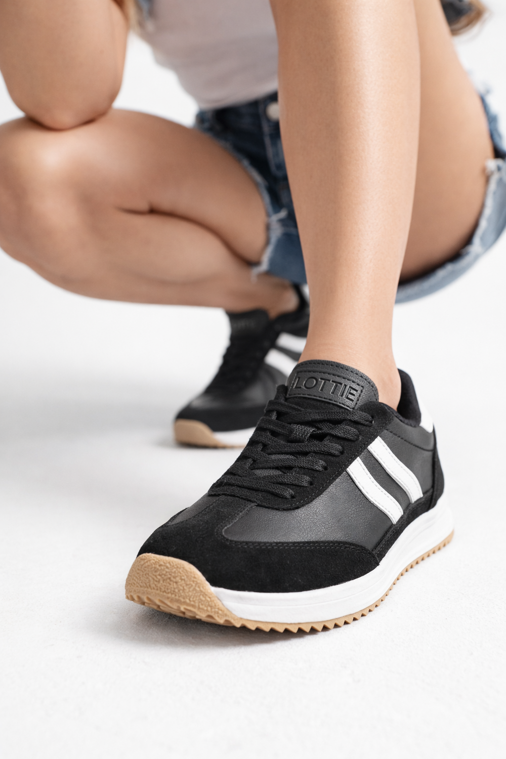 Zapatilla Mujer Lottie 720