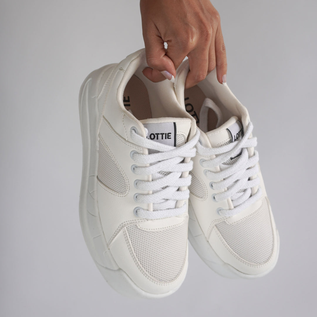 Zapatilla Mujer Almendra White