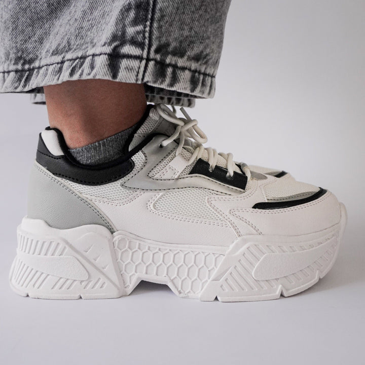 Zapatilla Mujer Fernanda Black & White
