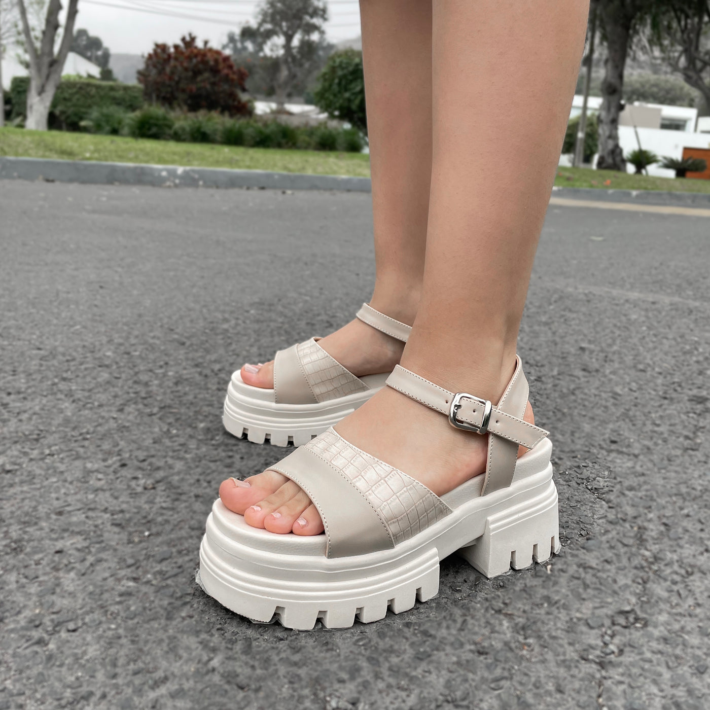 Sandalia Mujer Aitana Beige