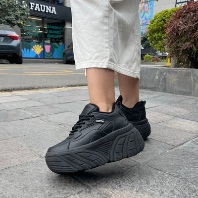 Zapatilla Mujer Julieta Black