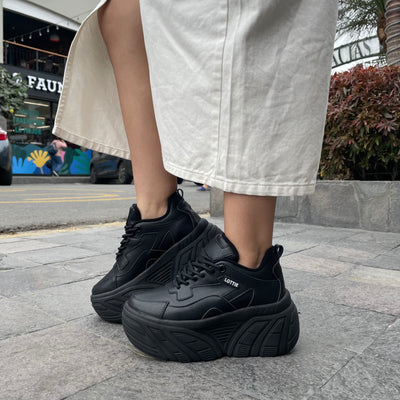 Zapatilla Mujer Julieta Black