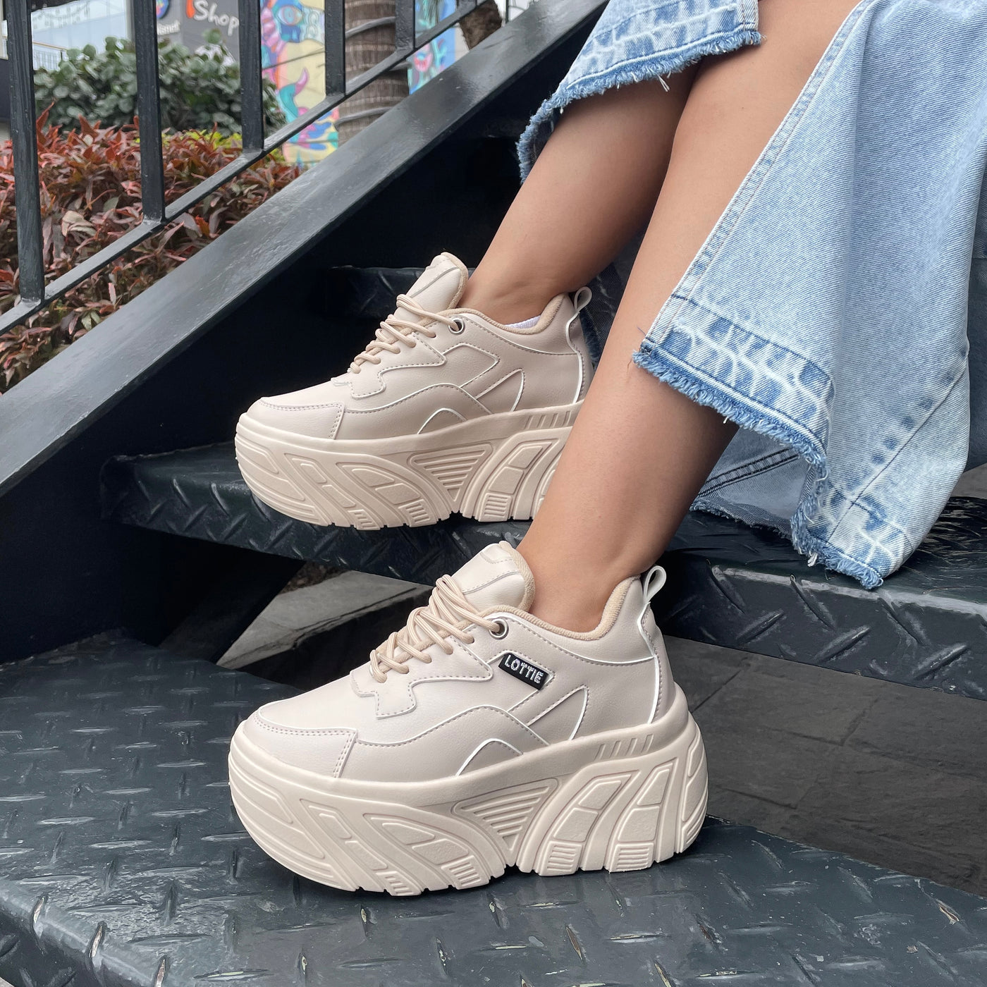 Zapatilla Mujer Julieta Beige