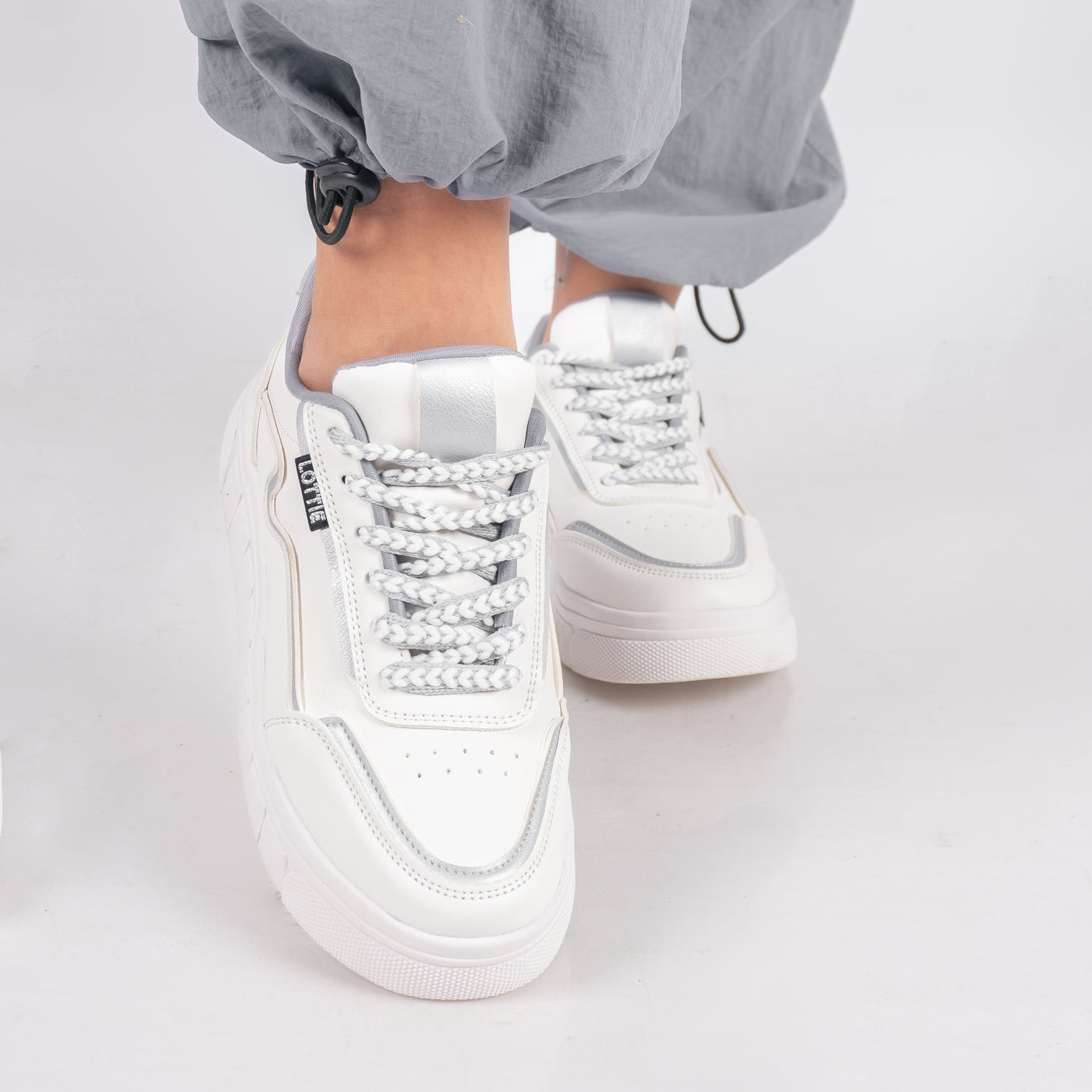 Zapatilla mujer Noah Plata