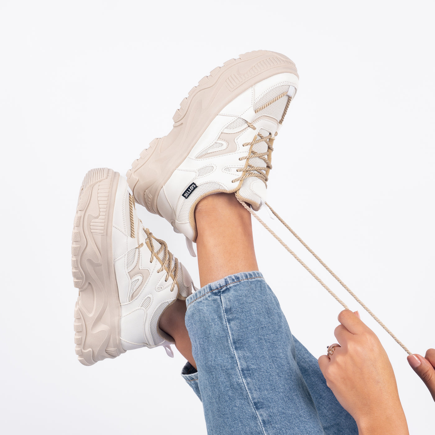 Zapatilla mujer Paloma Beige
