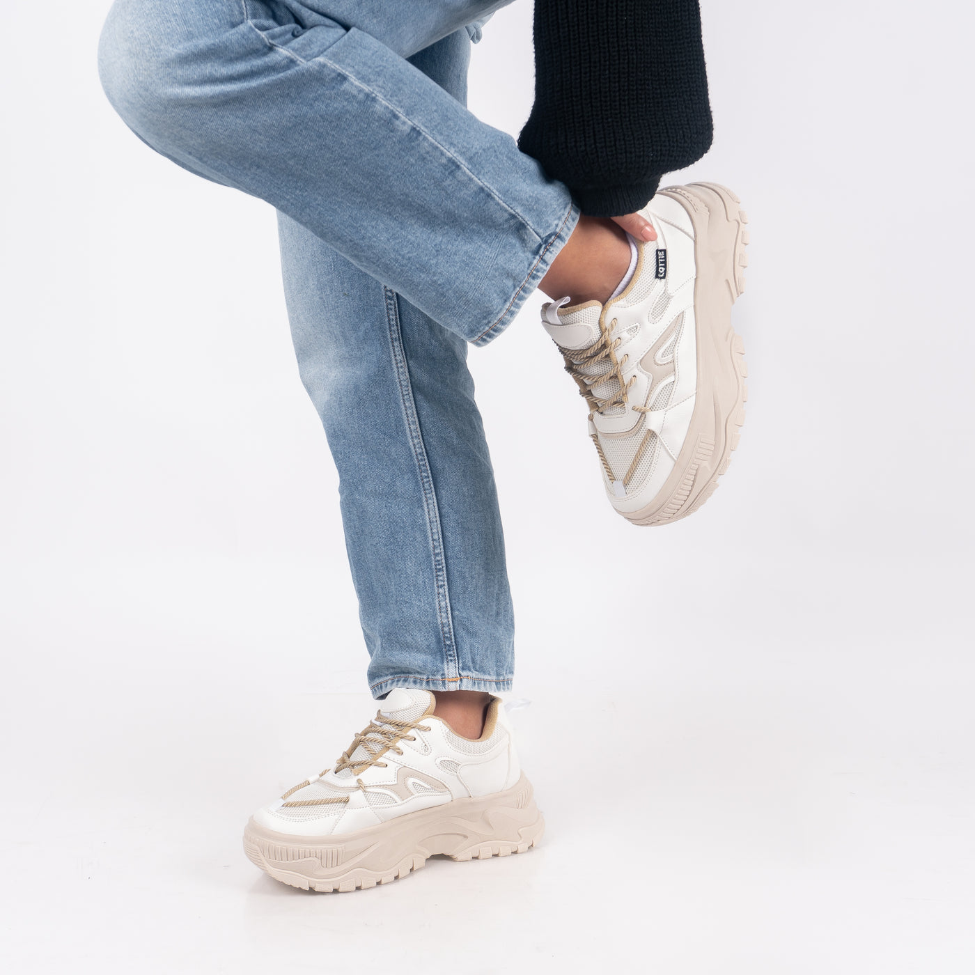 Zapatilla mujer Paloma Beige