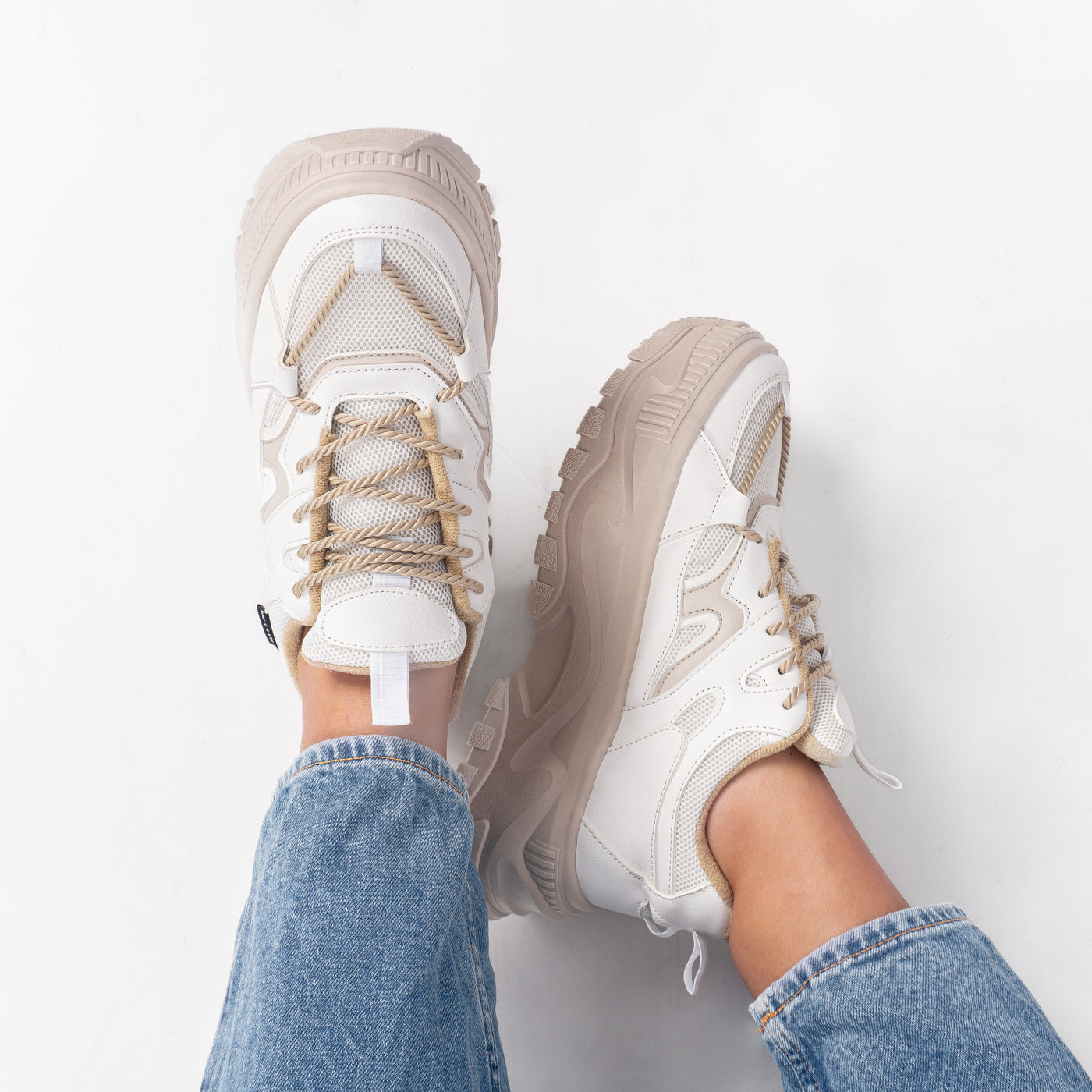 Zapatilla mujer Paloma Beige