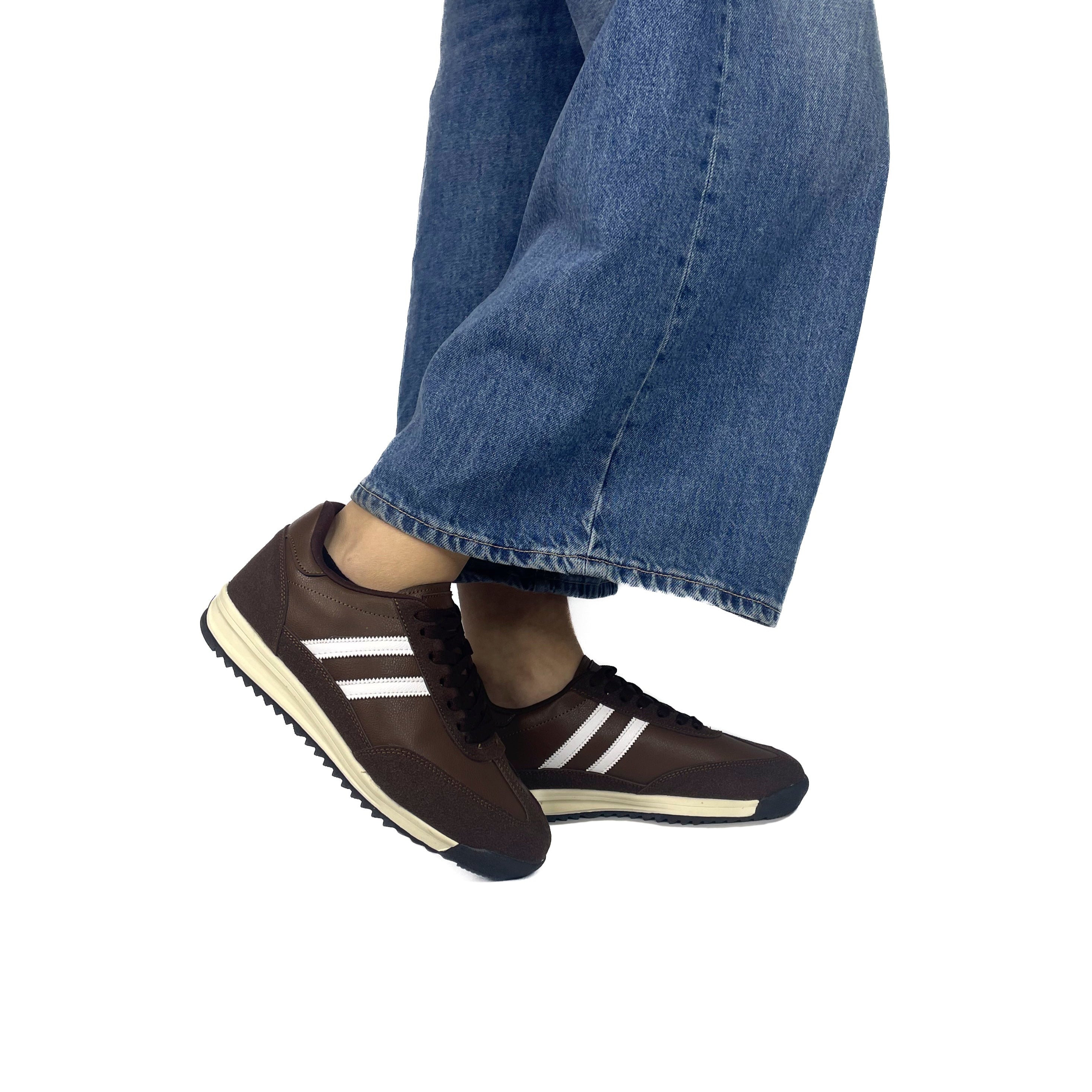 Zapatilla Mujer Lottie 720