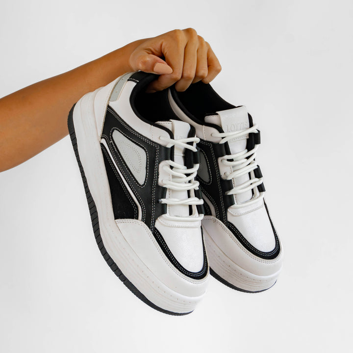 Zapatilla Mujer Laura Black & White