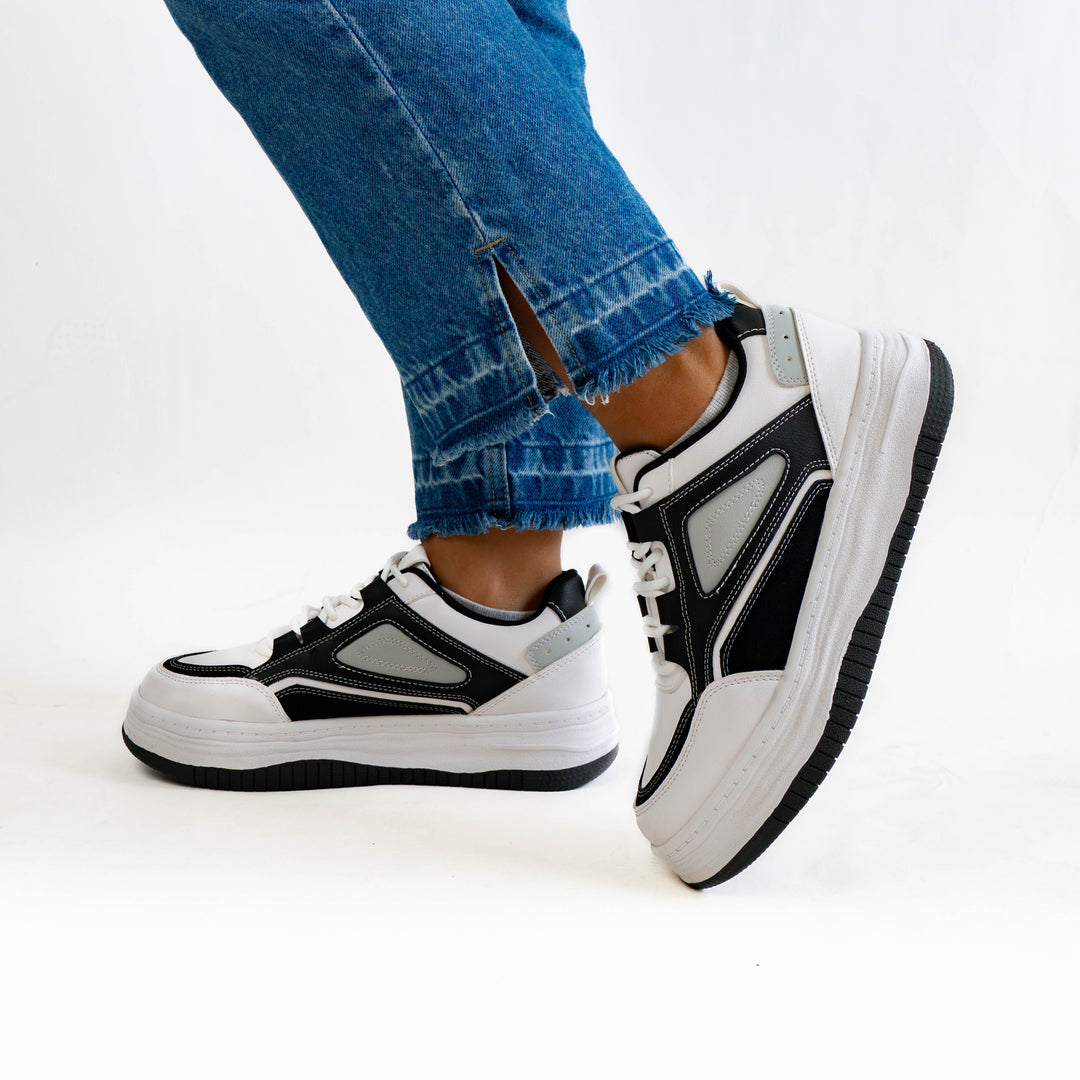 Zapatilla Mujer Laura Black & White