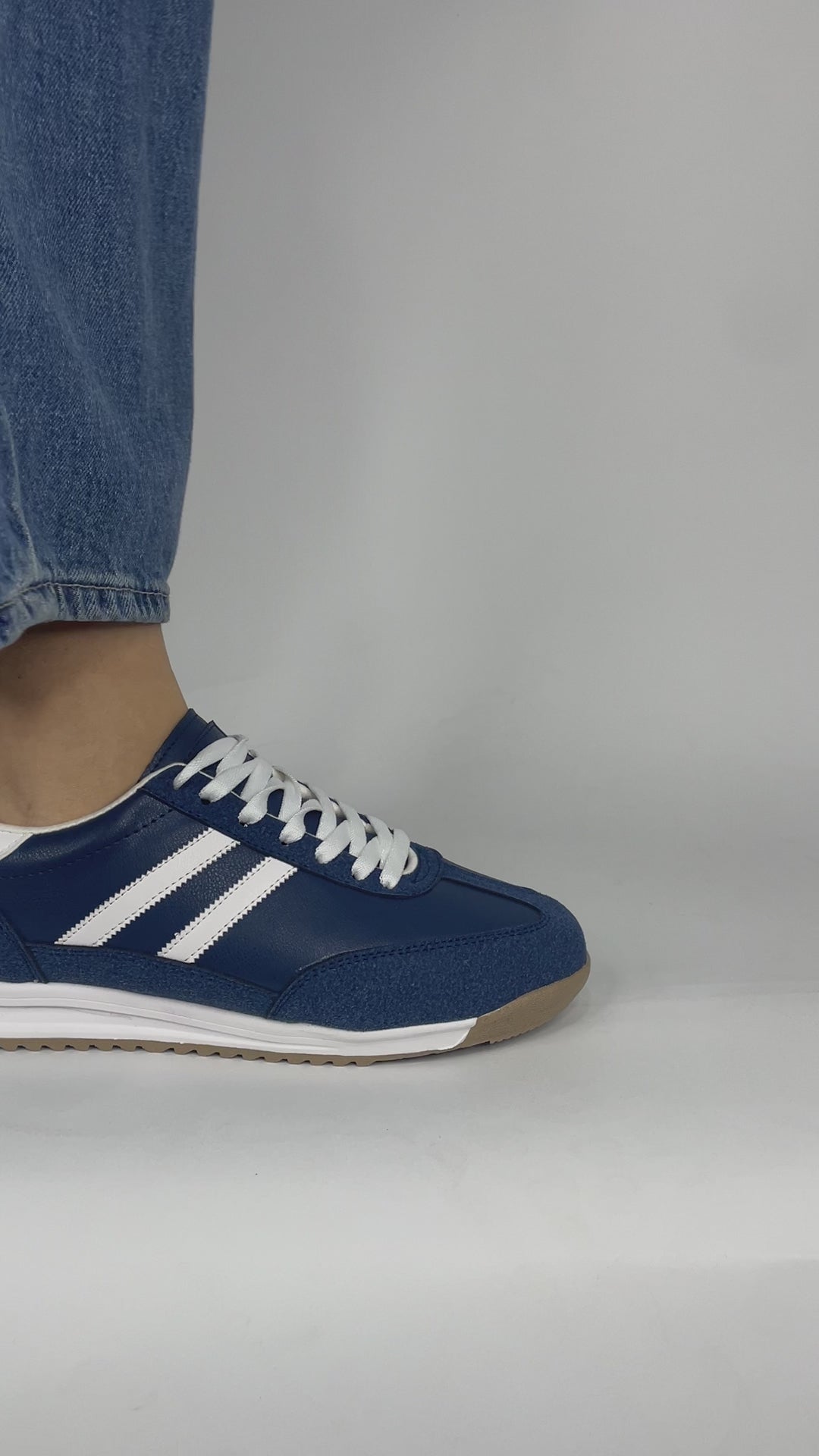 Zapatilla Mujer Lottie 720