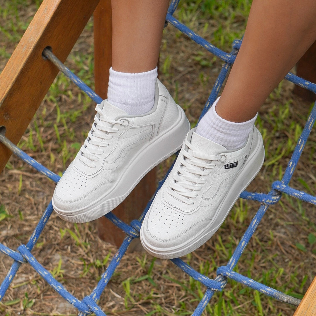 Zapatilla Escolar mujer Paulina White