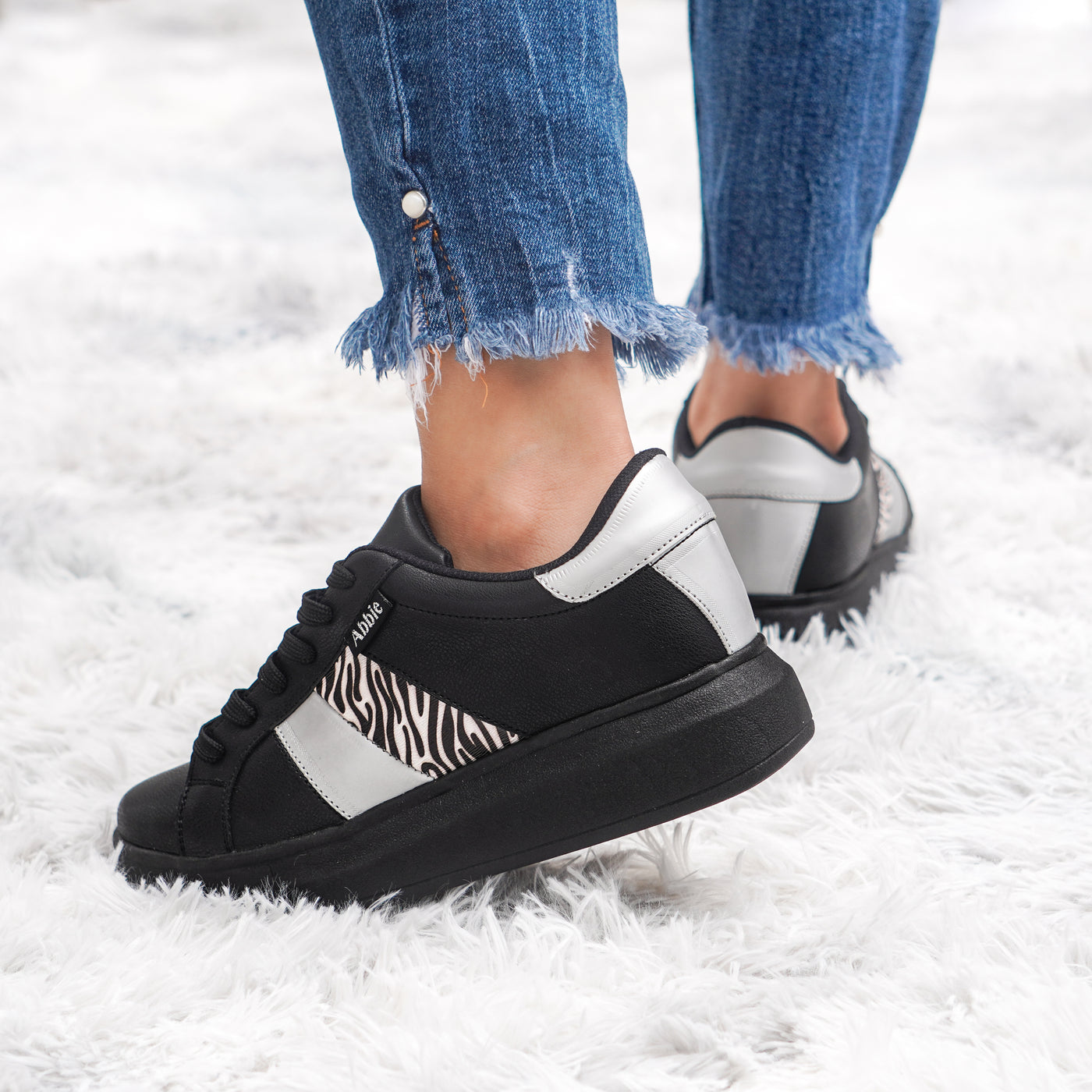 Zapatilla mujer Abbie Milan Negro