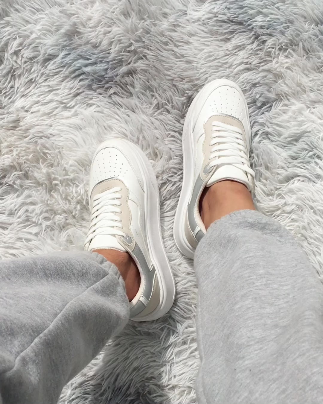 Zapatilla Mujer Paulina Silver