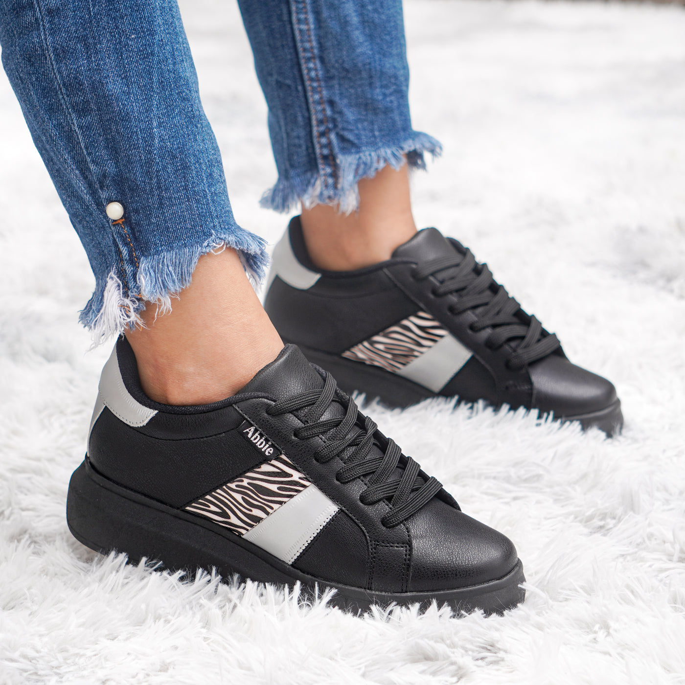 Zapatilla mujer Abbie Milan Negro