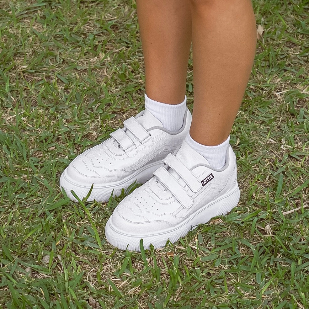 Zapatilla Escolar mujer Camila White