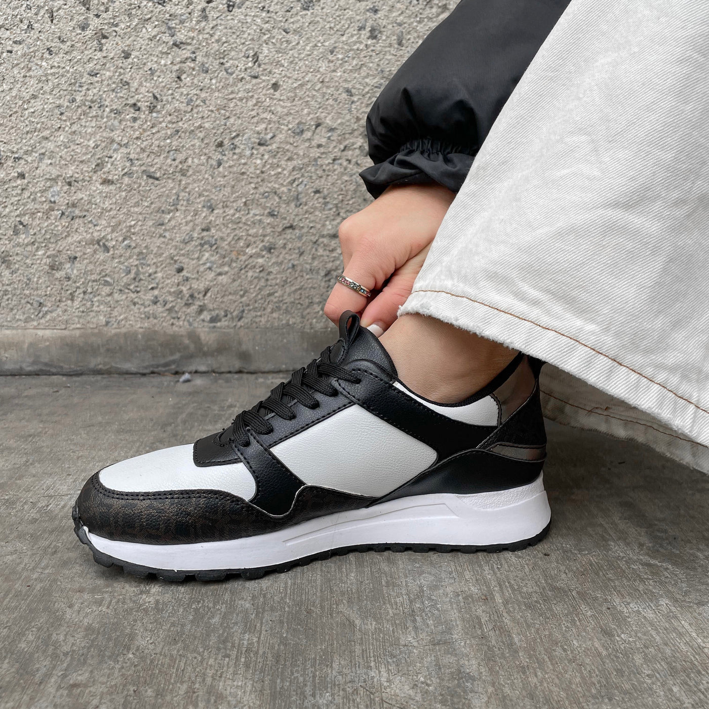 Zapatilla mujer Jacinta Negro