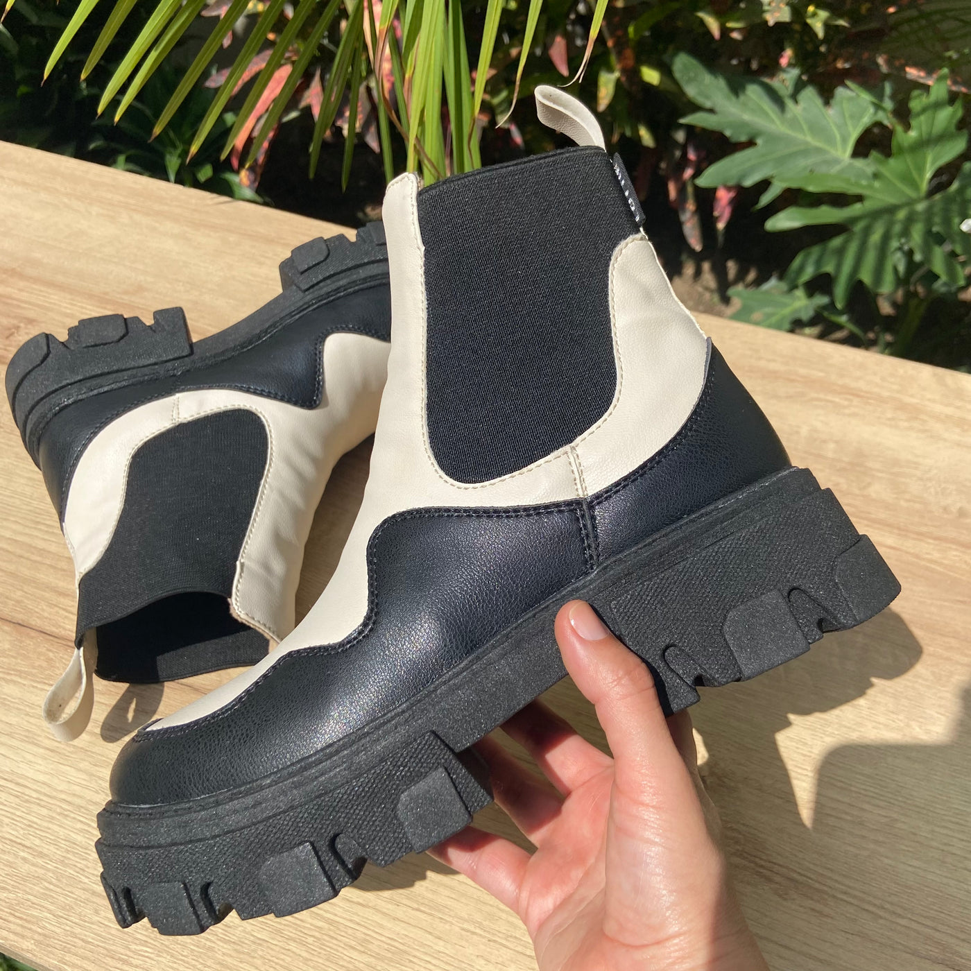 Botin mujer Chloe Hueso