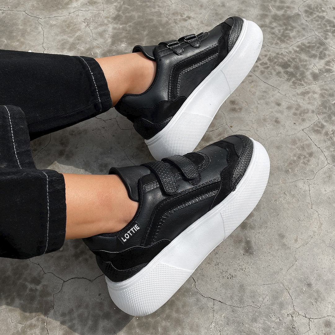 Zapatilla mujer Camila Black